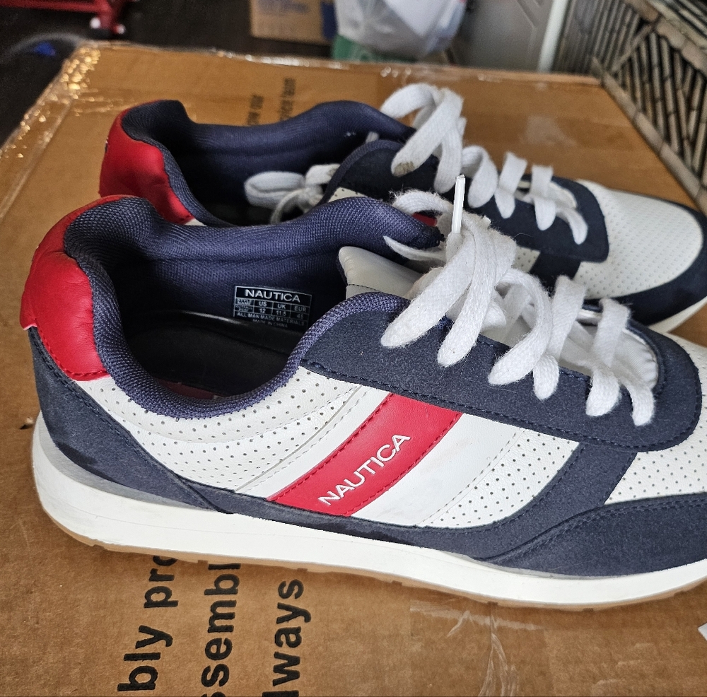 Nautica Men's White and Navy Sneakers